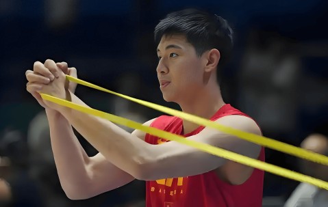 广东宏远迎荷甲关键赛，冲刺阶段外线爆发，话题不断，年轻球员得到机会的简单介绍-九游体育官网